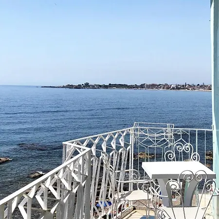 Apartment Brezza Di Mare Giardini Naxos